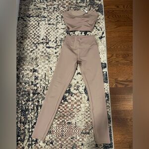 Alo workout set
